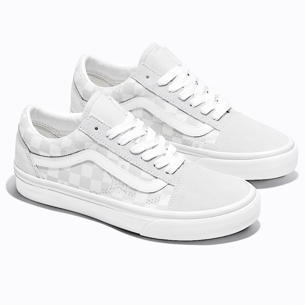 Vans Women's Sneakers in White and Gray w/ Stars